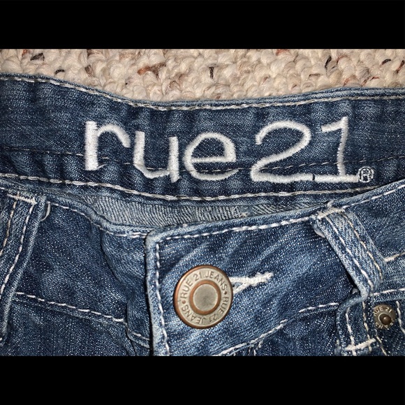 Jean Shorts - Picture 3 of 3